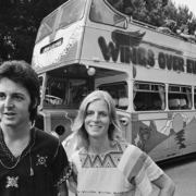 Πολ ΜακΚάρτνεϊ – Wings: Σε δημοπρασία το λεωφορείο της πρώτης περιοδείας τους